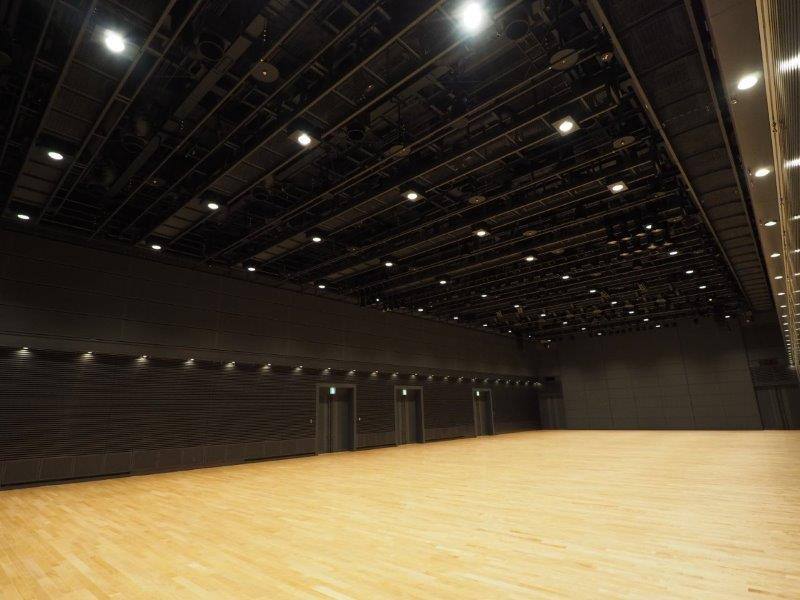 hall_flat05_800_600