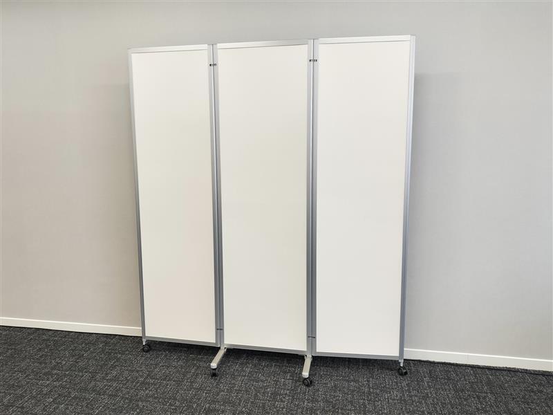 black-white_partition